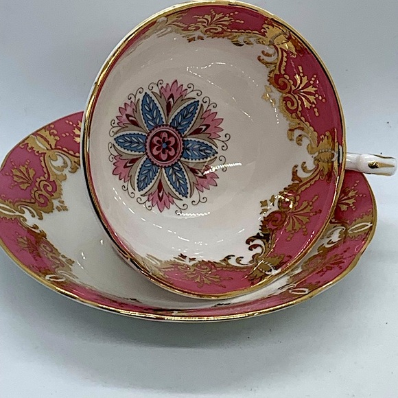 Vintage Paragon China Teacup & Saucer Pink Blue Floral Gold Trim HRH 1960’s - Picture 4 of 8